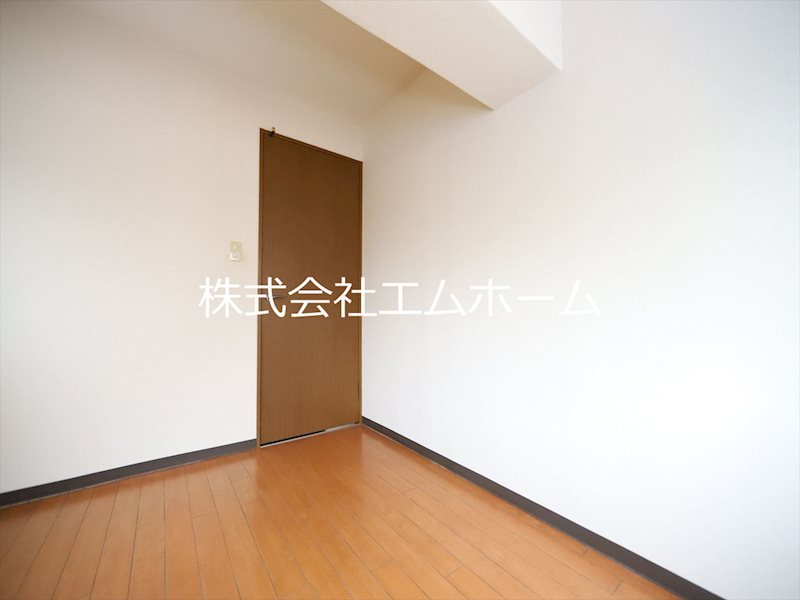 トワピエスつつじケ丘 洋室4帖　クローゼット付（収納充実してます）
