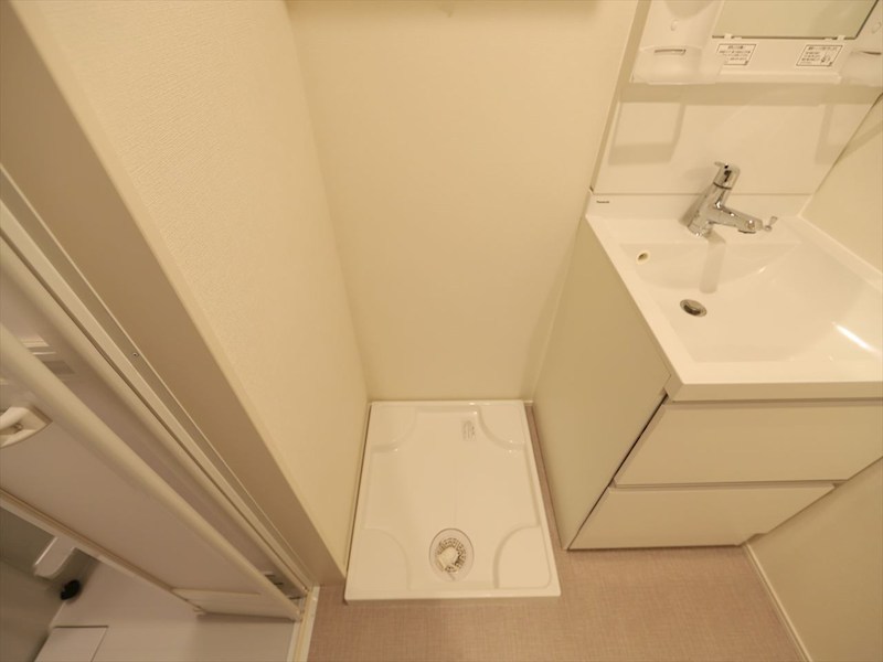 ハーモニーテラス大同町 脱衣所　室内洗濯機置き場　同仕様写真