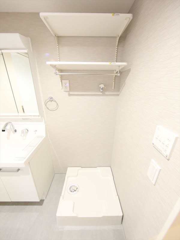 ｒｏｂｏｔ ｈｏｍｅ呼続 脱衣所　室内洗濯機置き場　同仕様写真