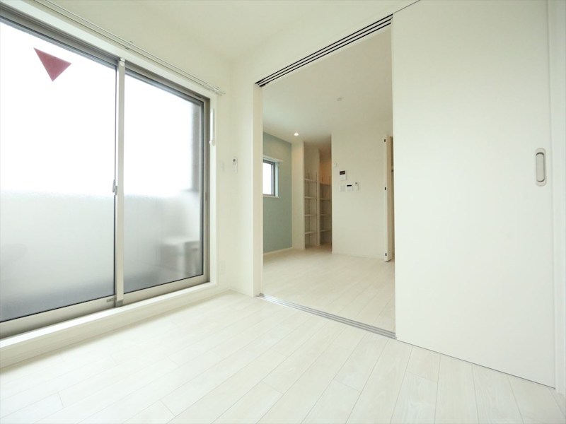 ｃａｓａＨＲ ＬＤＫ8帖　洋室3.5帖　バルコニー　同仕様写真