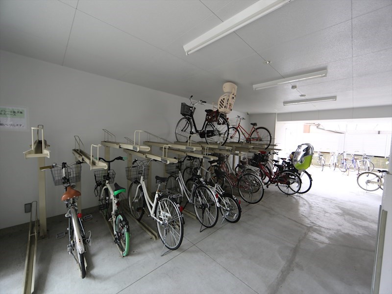 コモレビスクエア名駅北 屋根付き駐輪場
