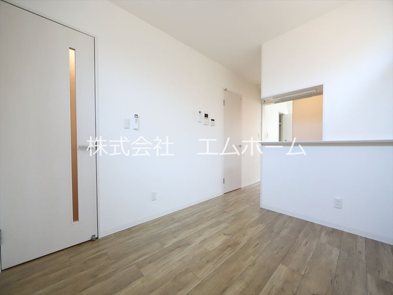 FAMILY STAGE八田（ファミリーステージ八田） ＬＤＫ8帖　洋室4帖　エアコン完備