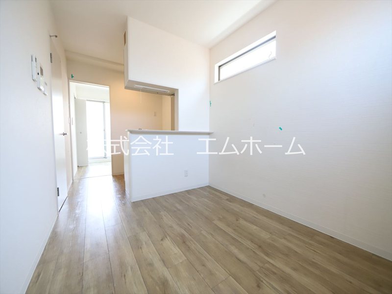 FAMILY STAGE八田（ファミリーステージ八田） ＬＤＫ8帖　洋室4帖　エアコン完備