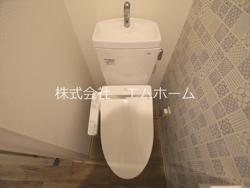 FAMILY STAGE八田（ファミリーステージ八田） 温水洗浄暖房便座付トイレ