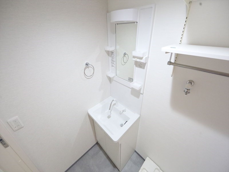 ｒｏｂｏｔ ｈｏｍｅ 中村公園 脱衣所　独立洗面台（シャンプードレッサー付）　同仕様写真
