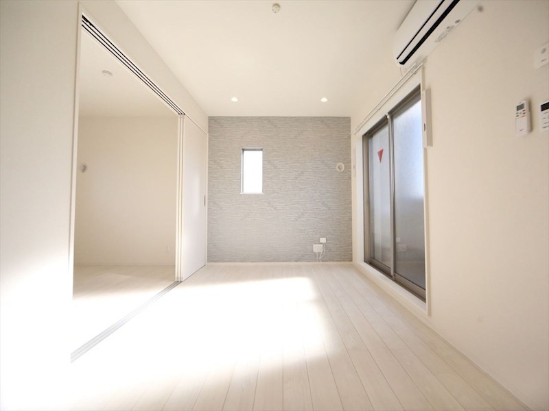 ＦＡ ＬＩＴ（エフエーリット） ＬＤＫ10.1帖　洋室4.4帖　バルコニー　同仕様写真