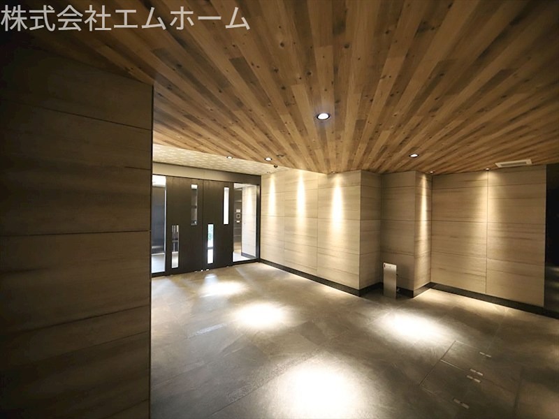 S－RESIDENCE神宮西駅前ａｓｃｅｎｔ おしゃれなエントランス