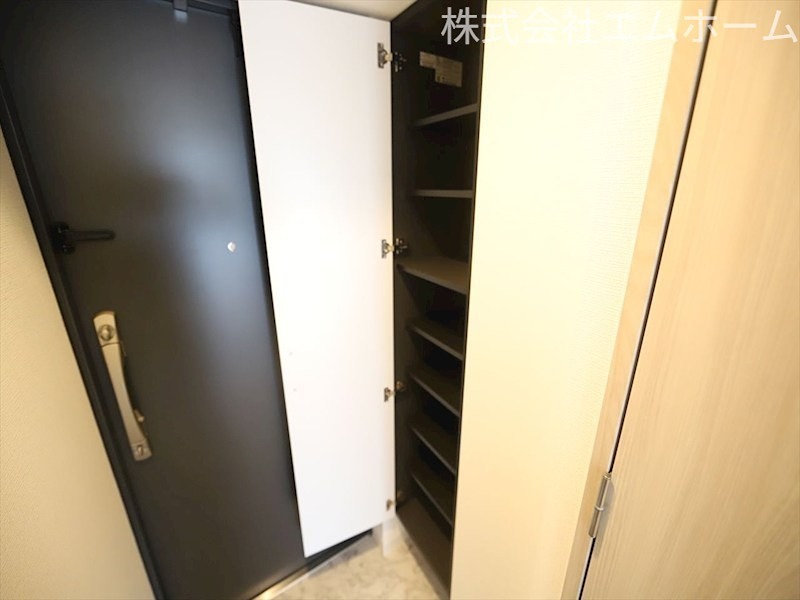 S－RESIDENCE神宮西駅前ａｓｃｅｎｔ 玄関　シューズボックス付