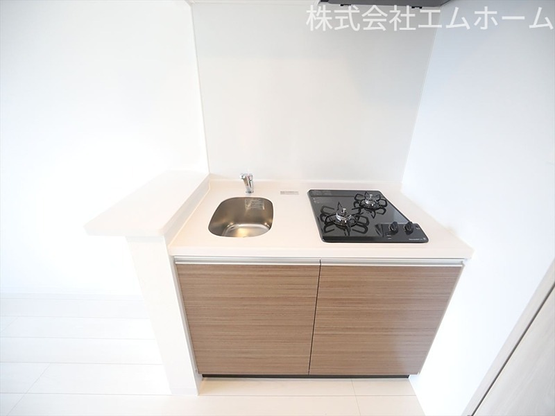 S－RESIDENCE神宮西駅前ａｓｃｅｎｔ システムキッチン（２口ガスコンロ）