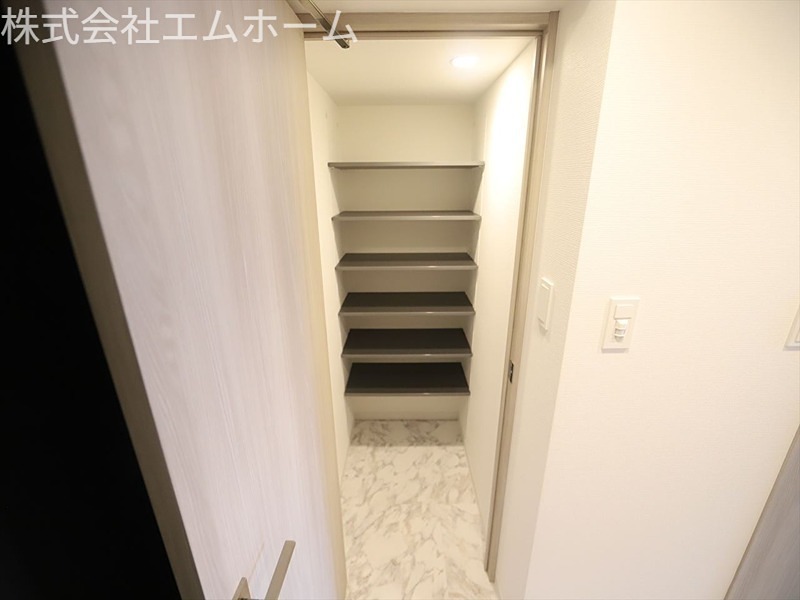 S－RESIDENCE神宮西駅前ａｓｃｅｎｔ 玄関　シューズインクローク付