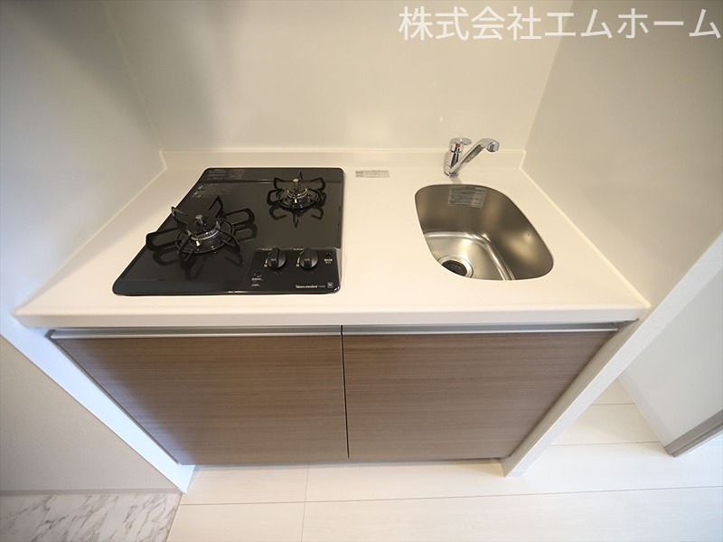 S－RESIDENCE神宮西駅前ａｓｃｅｎｔ システムキッチン（２口ガスコンロ）