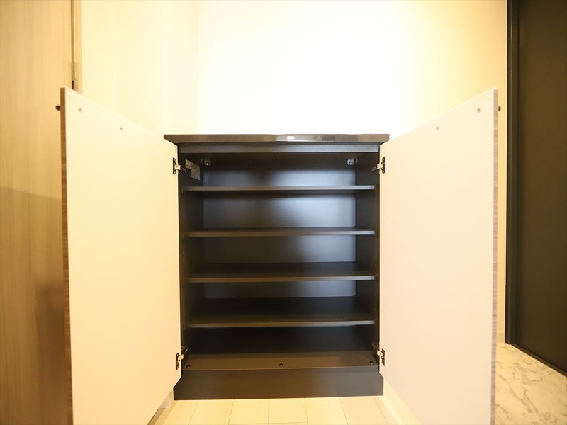 S－RESIDENCE神宮西駅前ａｓｃｅｎｔ 玄関　シューズボックス付