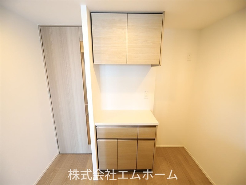 ザ・パークハビオ名古屋松原 収納棚付き