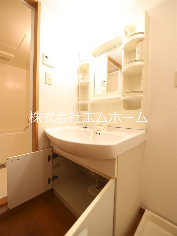 HIRO尾頭橋（ヒロ尾頭橋） 脱衣所　独立洗面台（シャンプードレッサー）洗濯機用意できます