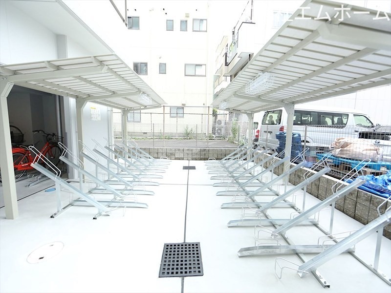 パルティール神宮南 自転車置き場