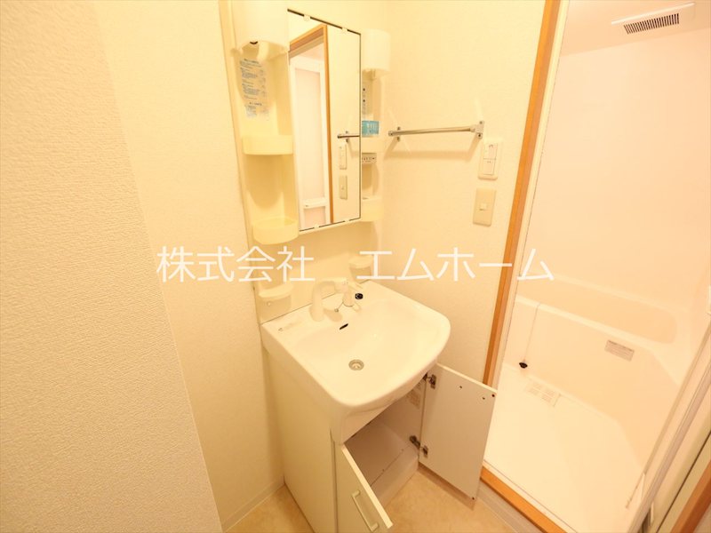 ベルドミール北畑 脱衣所　独立洗面台