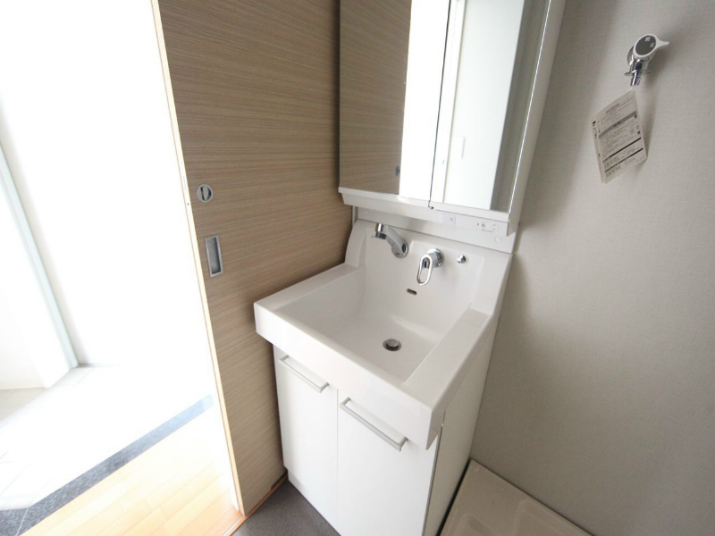 ａＬＡＴＯ白壁 脱衣所　独立洗面台（シャンプードレッサー）洗濯機用意できます