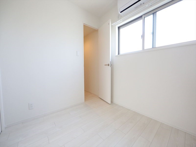 ハーモニーテラス岩塚町 洋室3.7帖　ウォークインクローゼット付（収納充実してます）