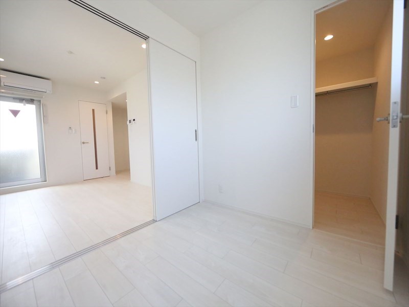 ハーモニーテラス岩塚町 洋室3.7帖　ウォークインクローゼット付（収納充実してます）