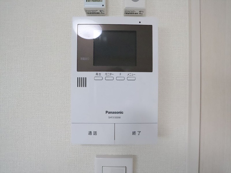ｃｈａｔ ｐｒｕｎｅ（シャプリュネ） ＴＶモニター付インターホン　同仕様写真