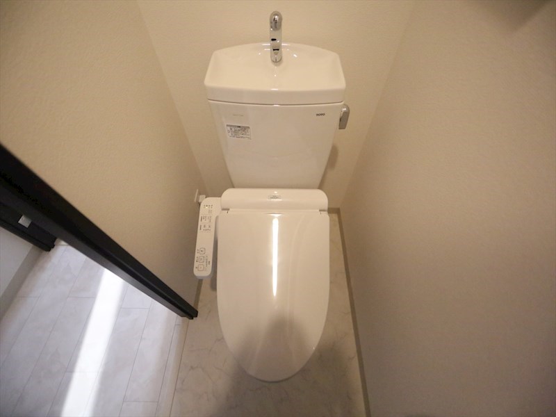 エステムコート名古屋上前津 温水洗浄暖房便座付トイレ　同仕様写真
