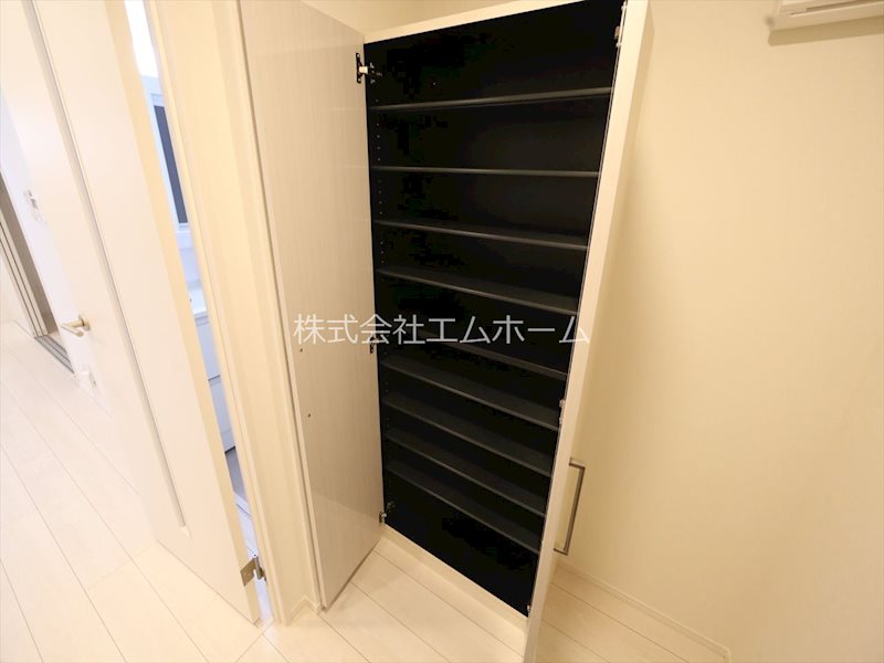 ｔｏｉｒｏ 玄関　シューズボックス付（収納充実してます）同型写真