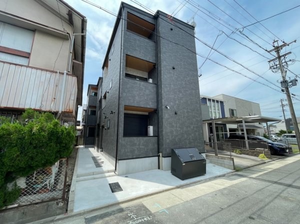 外観 オートロック付 宅配BOX有り