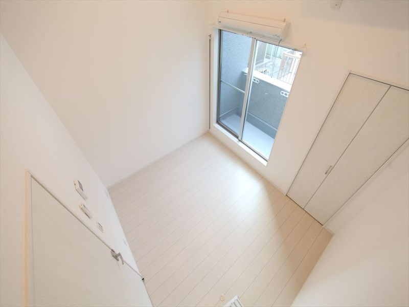 ＣｏｚｙＨｏｕｓｅ清水 洋室5.5帖　ロフト4.9帖（収納にも寝室にも使えます）