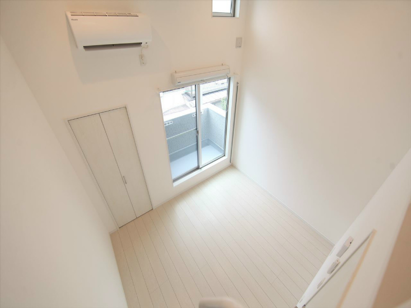 ＣｏｚｙＨｏｕｓｅ清水 洋室5.5帖　ロフト4.9帖（収納にも寝室にも使えます）