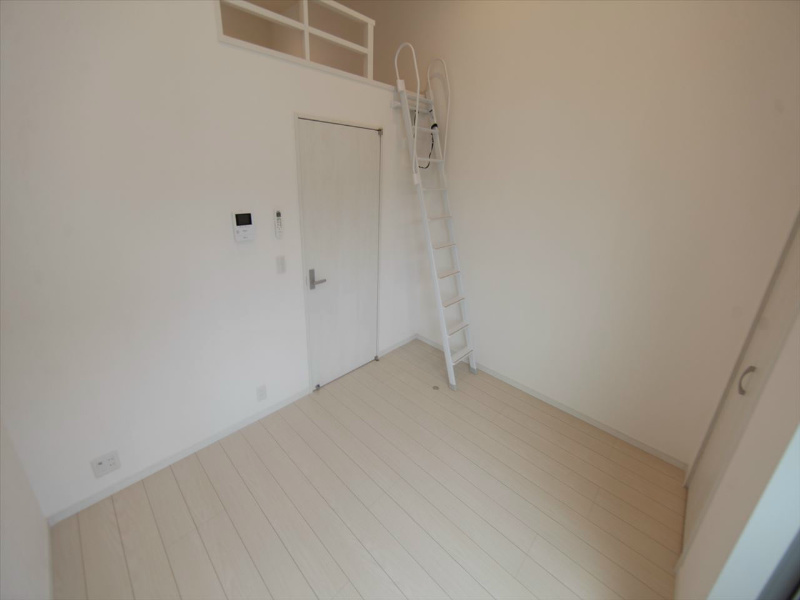 ＣｏｚｙＨｏｕｓｅ清水 洋室5.5帖　ロフト4.9帖（収納にも寝室にも使えます）