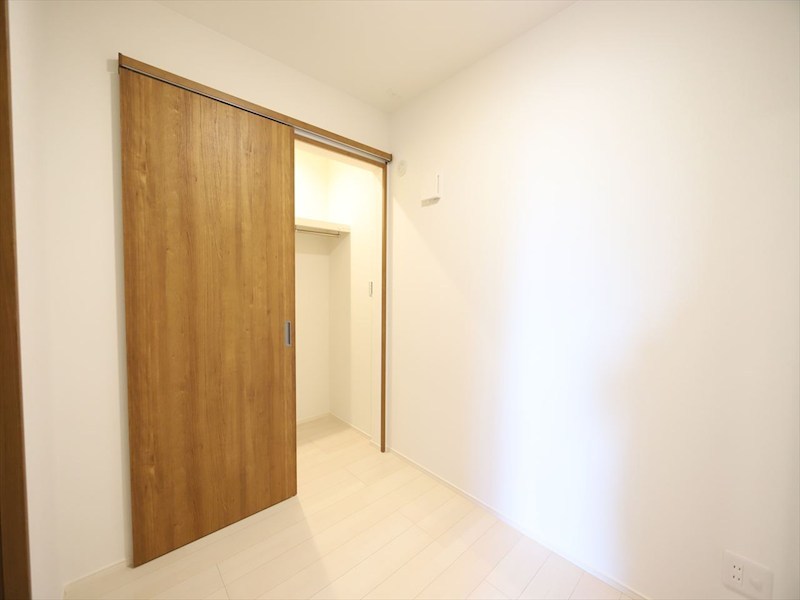 REGALEST serene鶴舞 洋室3.4帖　ウォークインクローゼット付　同仕様写真