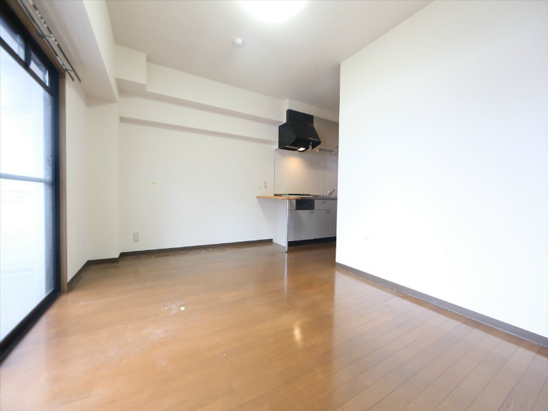 ＳＴ　ＰＬＡＺＡ　ＥＡＳＴ（エスティープラザイースト） ＬＤＫ11.3帖　エアコン完備　南面バルコニー