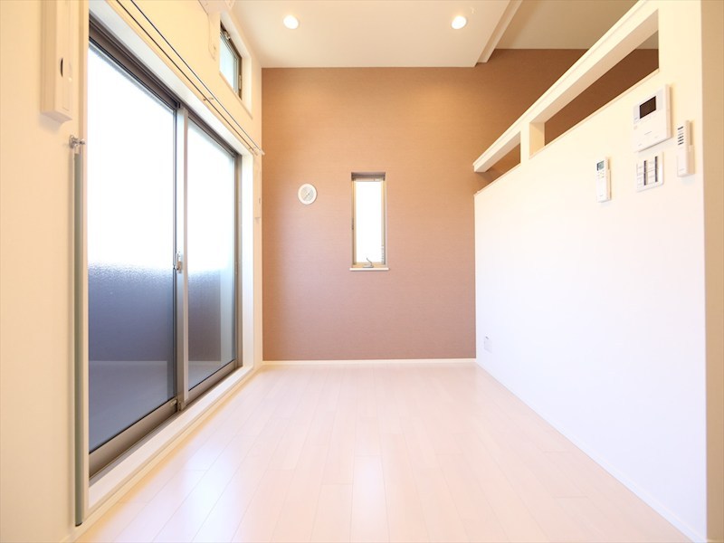 ハーモニーテラス生駒町II 洋室6.1帖　ロフト6.3帖（収納にも寝室にも使えます）