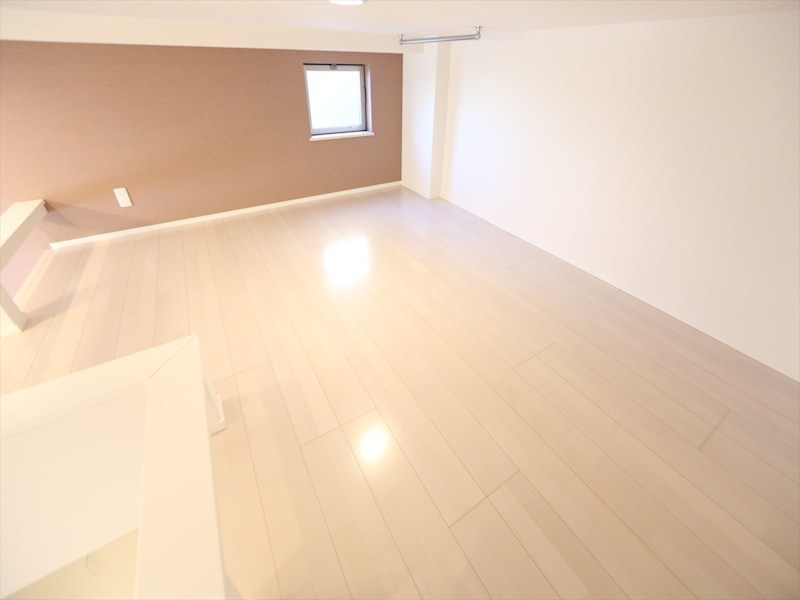 ハーモニーテラス生駒町II ロフト6.3帖（収納にも寝室にも使えます）