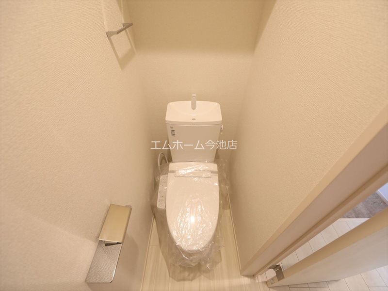REGALEST WOOD TERRACE JOSHIN 温水洗浄便座付トイレ　同仕様写真