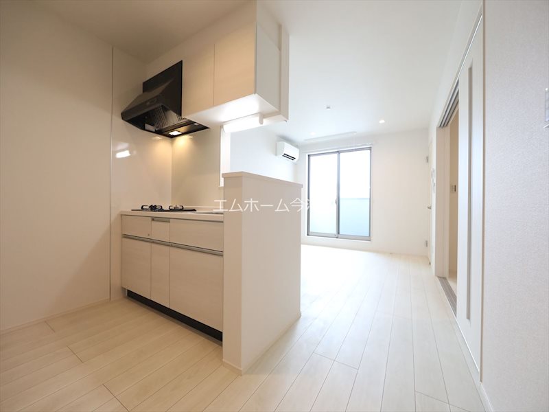 REGALEST WOOD TERRACE JOSHIN LDK11.1帖　エアコン付　バルコニーに面しています　同仕様写真
