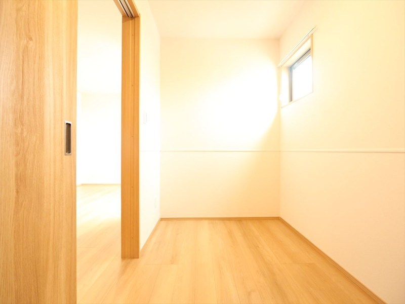 REGALEST WOOD TERRACE JOSHIN 洋室3.6帖　クローゼット付　同仕様写真
