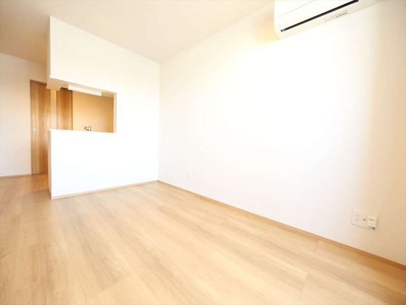 REGALEST WOOD TERRACE JOSHIN ＬＤＫ10.6帖　システムキッチン　エアコン完備　同仕様写真